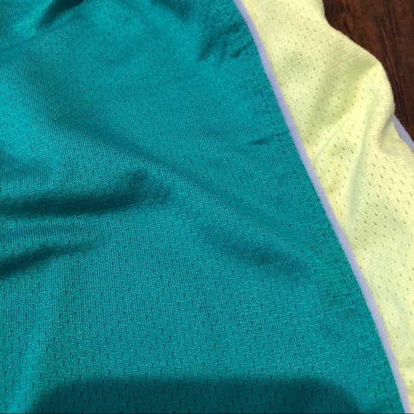 Women’s M Nike shorts - Picture 2 of 3